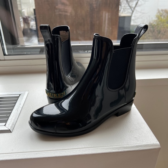 Ralph Lauren Women's Rain Boot. Size 6. - Picture 1 of 10